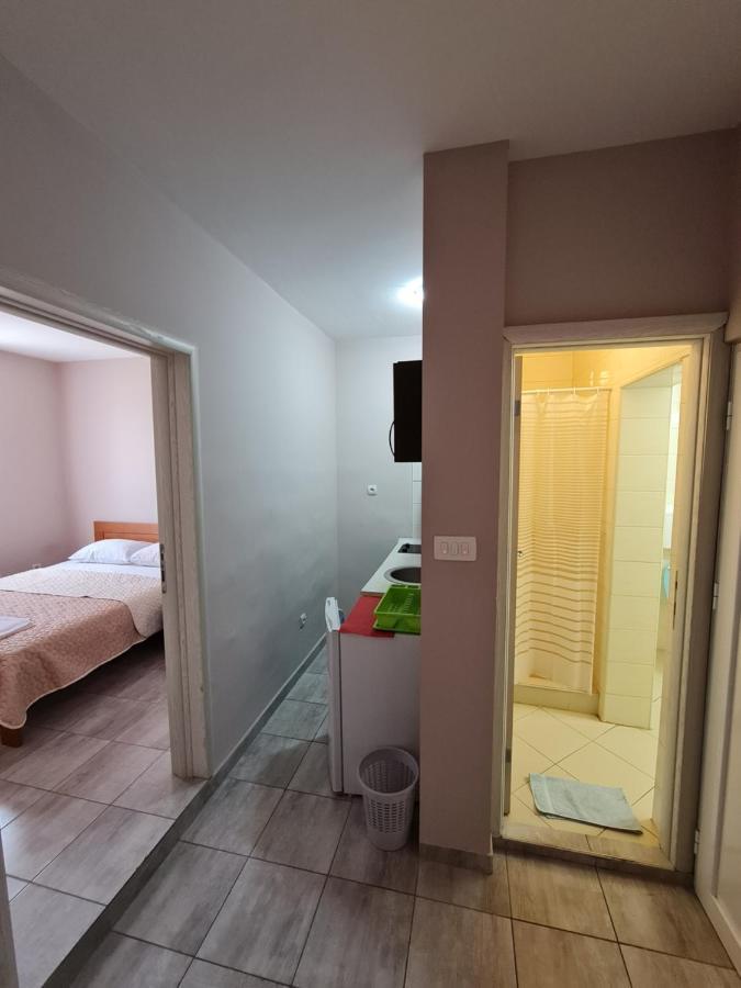 בודווה Hibiscus Guest House מראה חיצוני תמונה