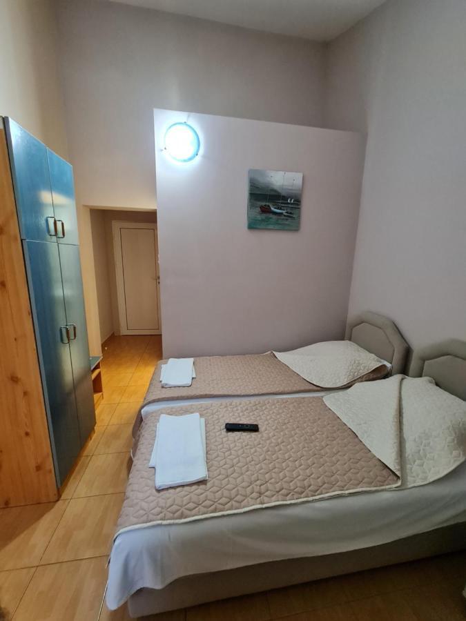 בודווה Hibiscus Guest House מראה חיצוני תמונה