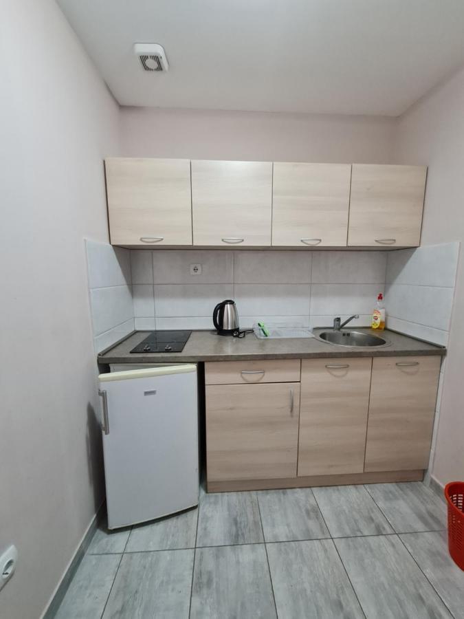 בודווה Hibiscus Guest House מראה חיצוני תמונה
