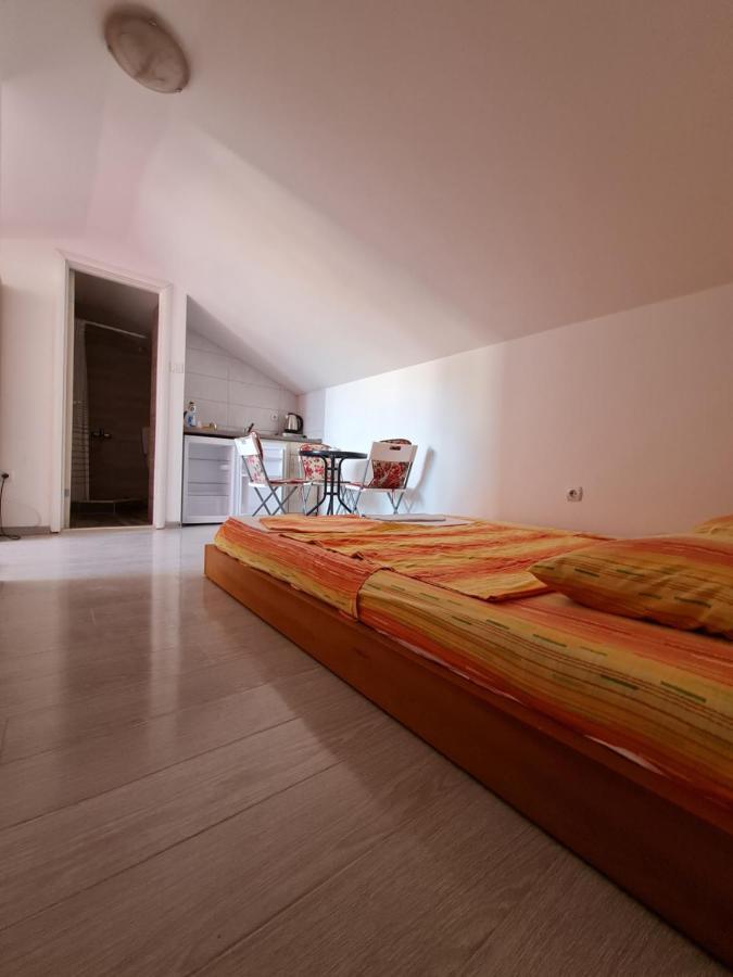בודווה Hibiscus Guest House מראה חיצוני תמונה