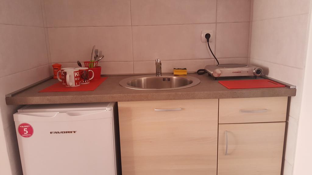 בודווה Hibiscus Guest House מראה חיצוני תמונה