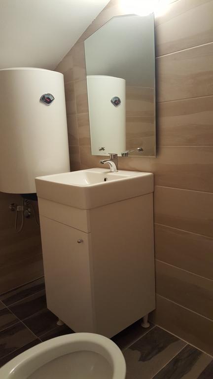 בודווה Hibiscus Guest House מראה חיצוני תמונה